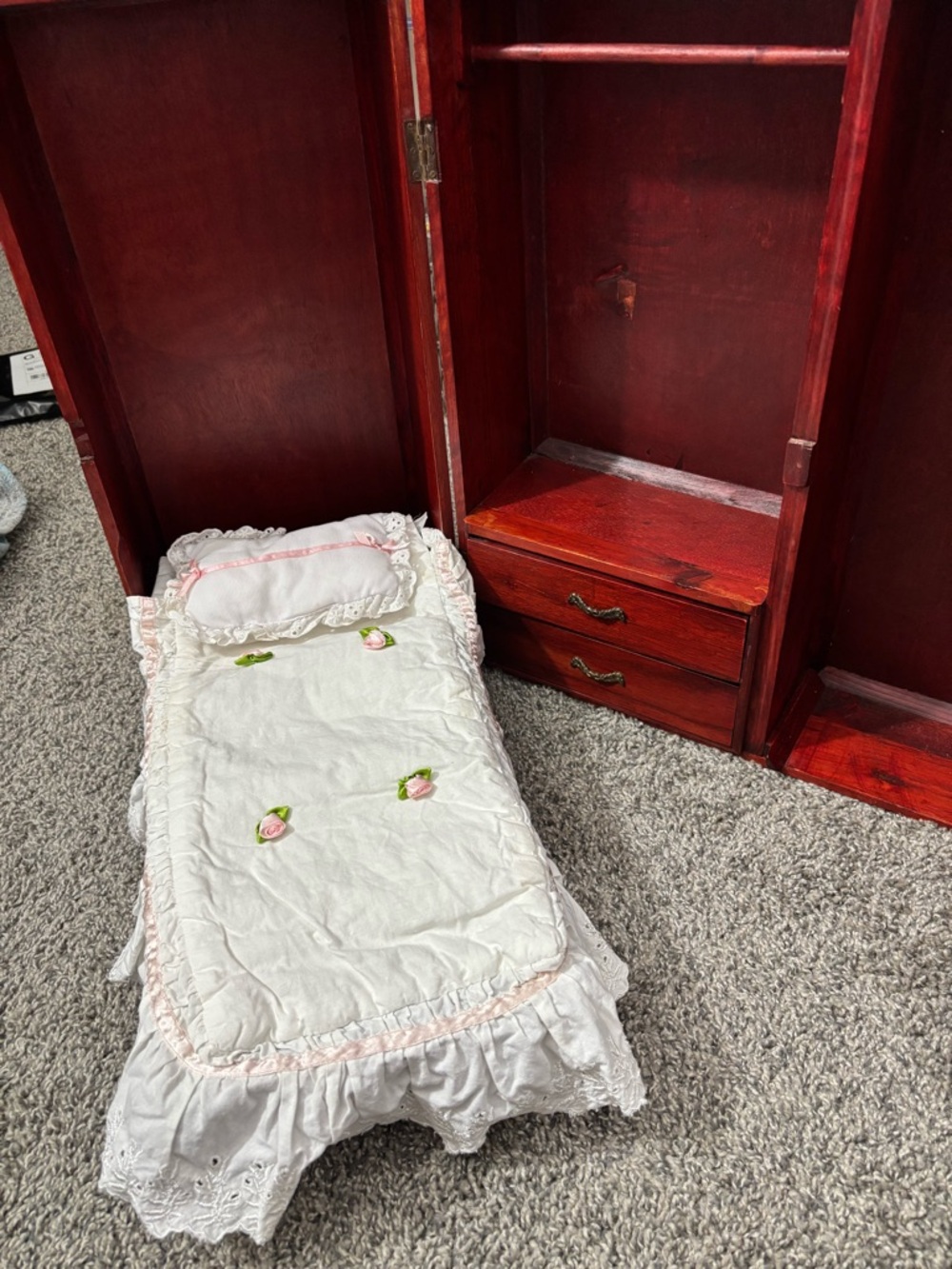 VINTAGE American Girl Carry Armoire Case!!! COLLECTORS PIECE! - Picture 2 of 4